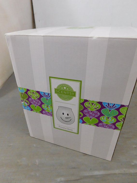 Scentsy Frosty Glow Warmer, New