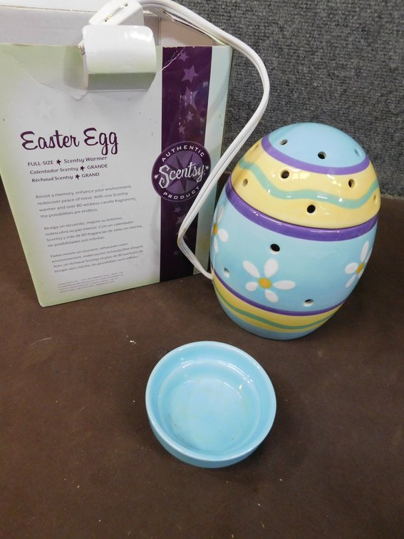 Scentsy Easter Egg Full Size Warmer, Used
