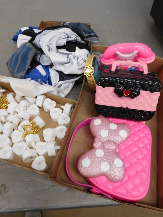 Kids Make Up case, Tealights, Play Phone Etc.