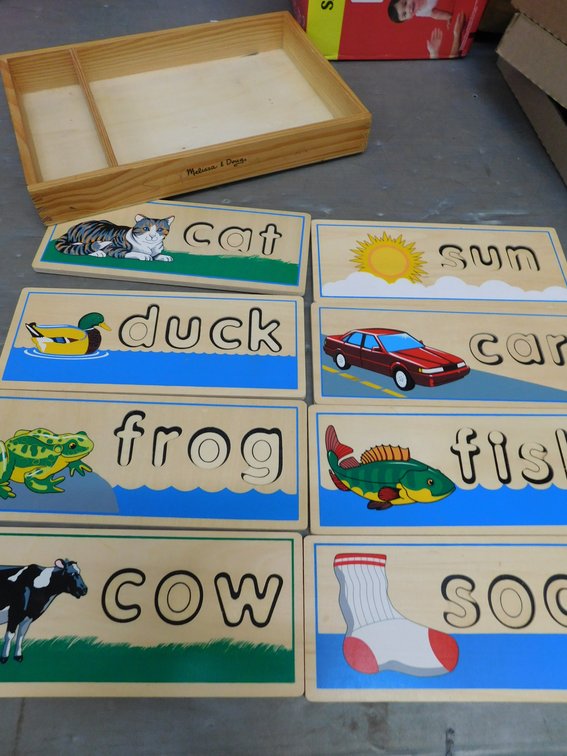 Melissa And Dog Puzzle, Missing the Letters