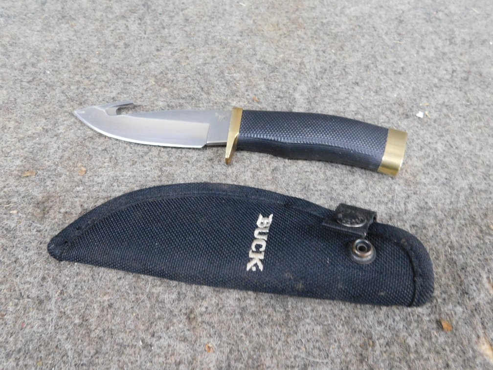 Buck, USA #691 Hunting Knife with Gut Hook 