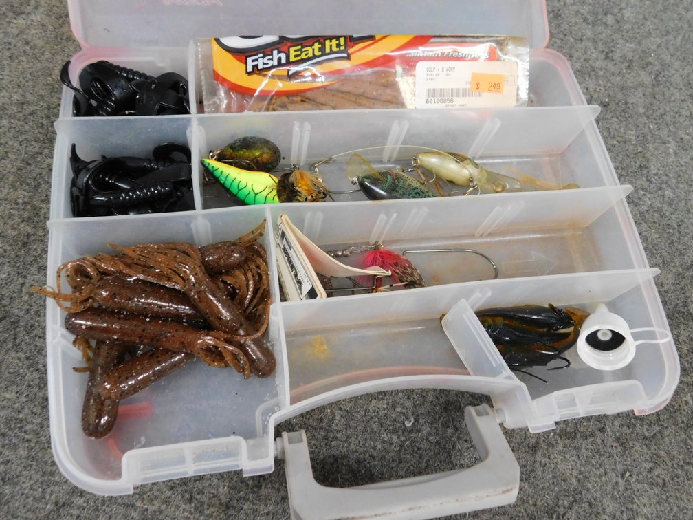 Plastic Container of Fishing Plastic Worms