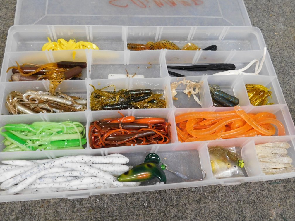 Plastic Container of Fishing Plastic Worms