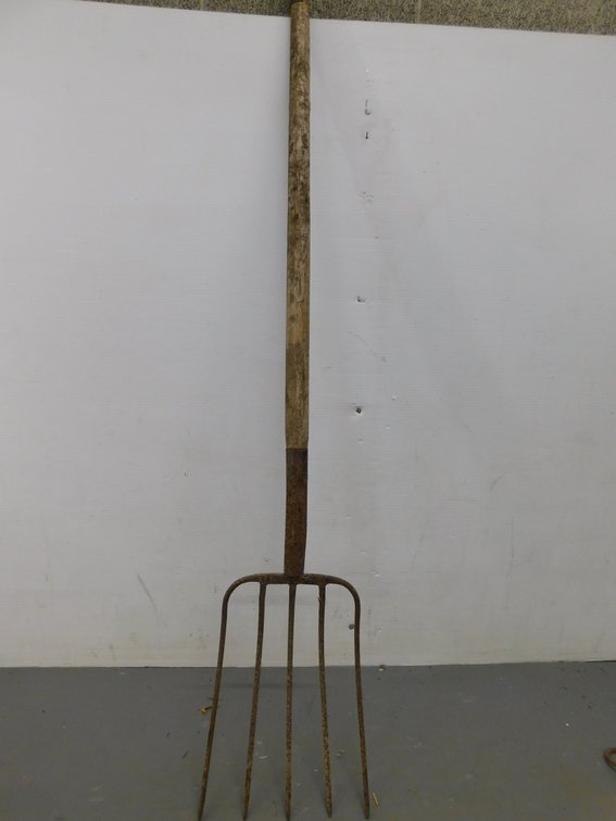 Pitchfork Hand Tool