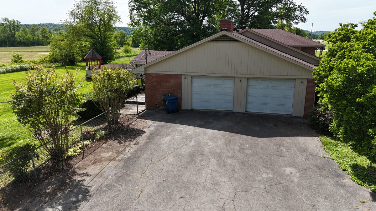 Image for Live Onsite Real Estate Auction with Online Bidding