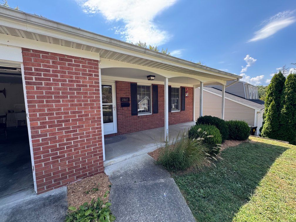Image for Live Onsite Real Estate Auction with Online Bidding