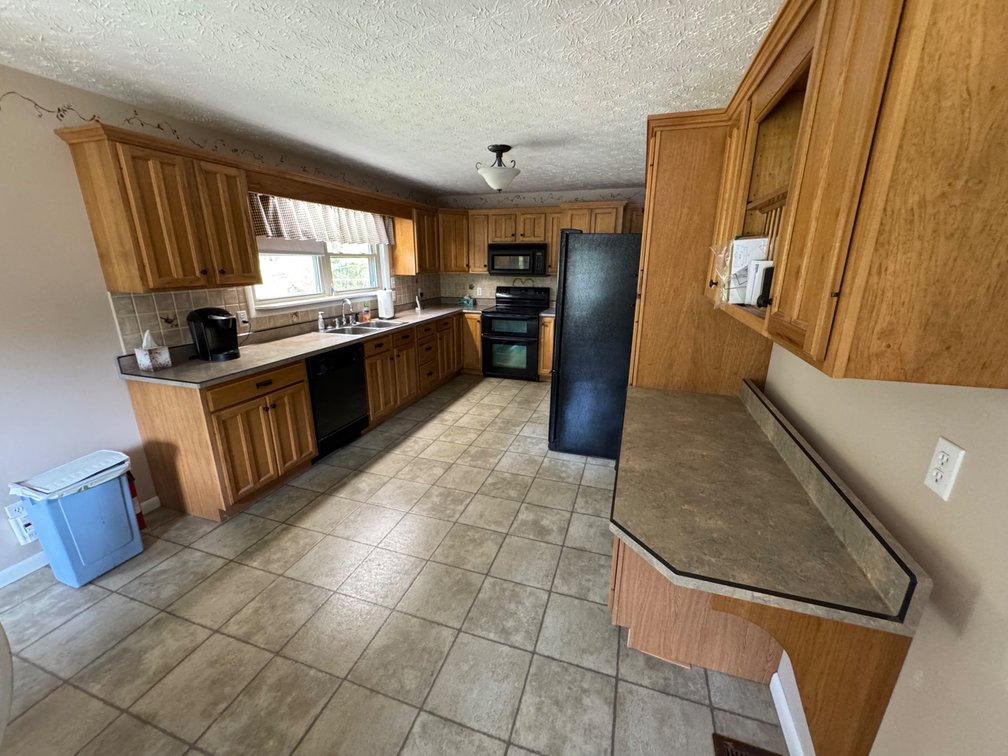 Image for Live Onsite Real Estate Auction with Online Bidding