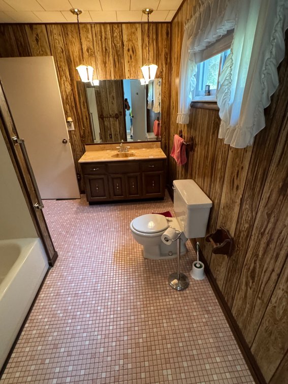 Image for Live Onsite Real Estate Auction with Online Bidding
