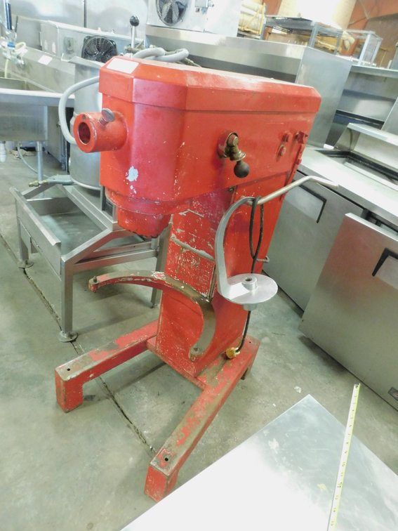 TITAN 30qt Mixer with Hook 