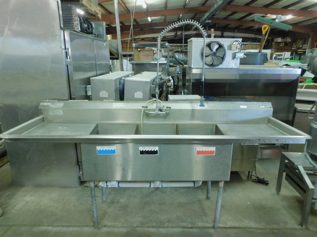 DUKE 3 Well Sink w/Combination Faucet 