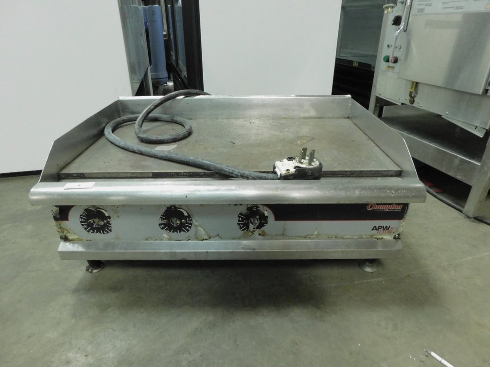 APW WYATT 36inch Electric Griddle 