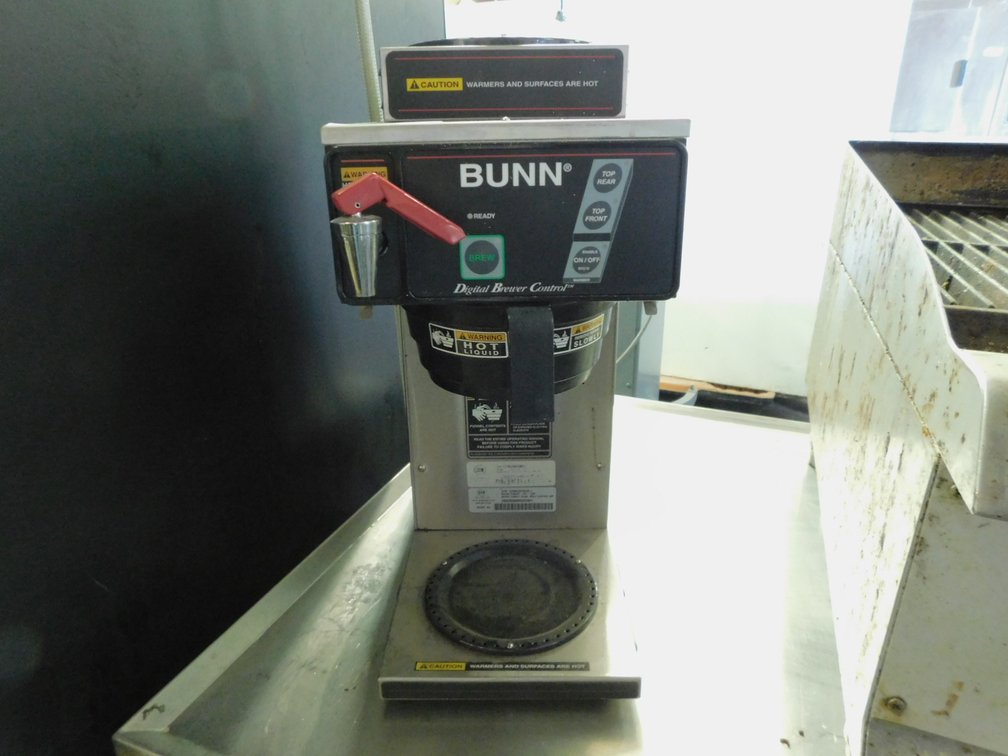 BUNN Coffee Brewer with 2 Warmers 
