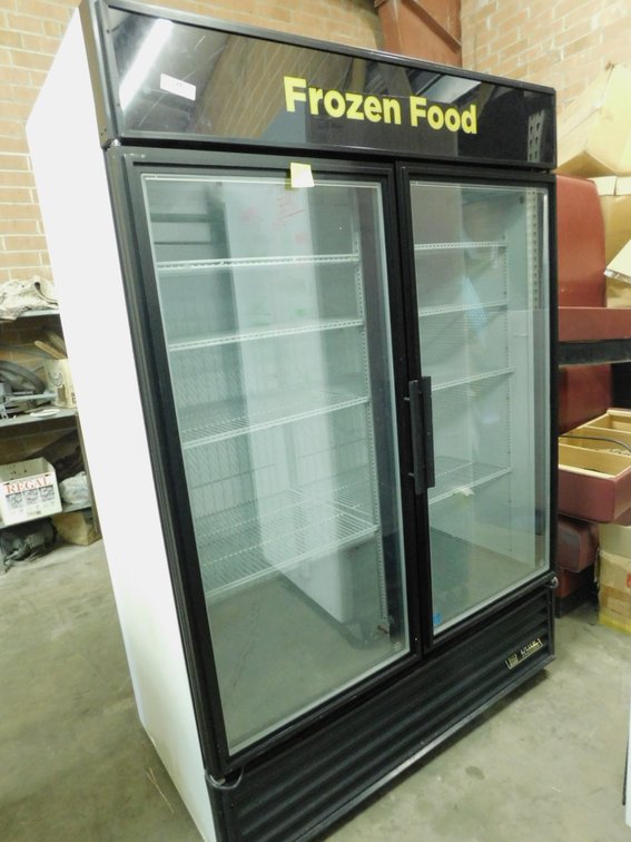 TRUE 2 Door Merchandiser Freezer 