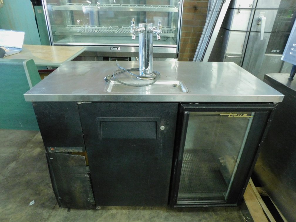 TRUE 49inch Keg Cooler, 1 Tower, 2 Taps 