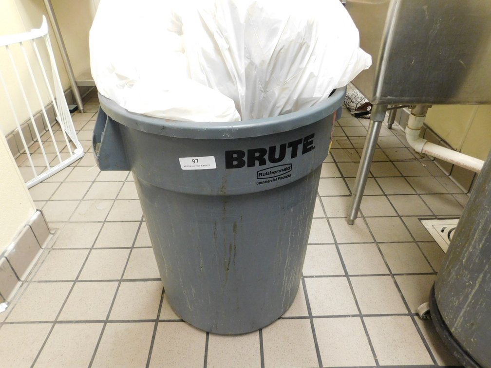 32 Gallon Trash Can