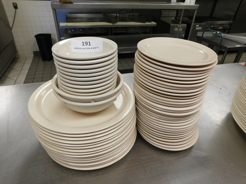 (61) Melamine Dishes