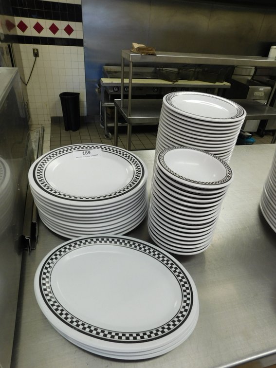 (61) Melamine Dishes