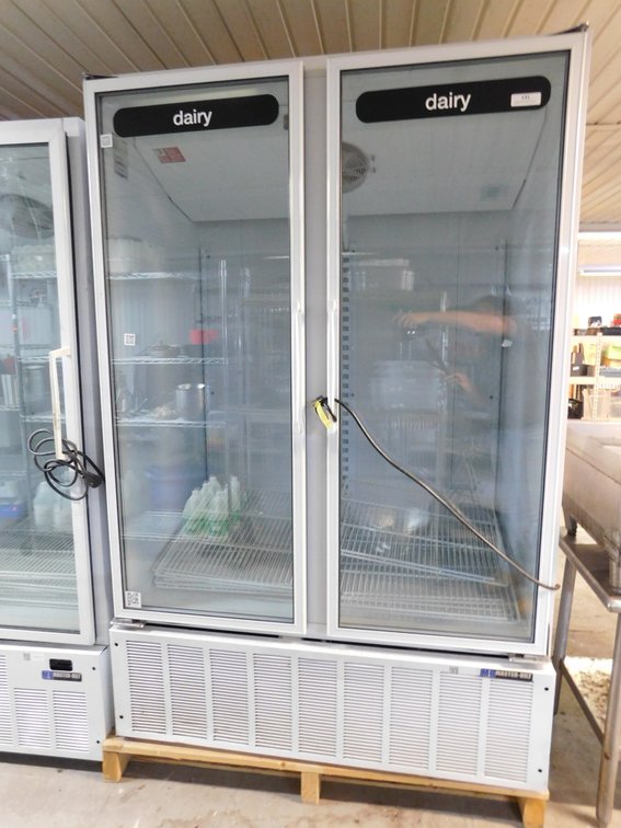 MASTER-BILT 2 Door Merchandising Cooler