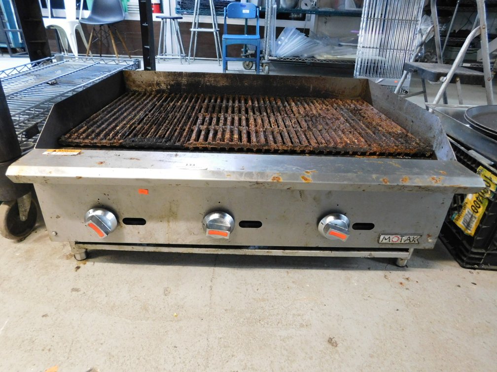 MOTAK 36" Nat.Gas Char Grill