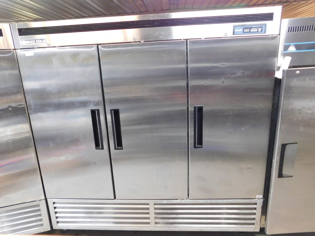 MAXX COLD 3 Door Cooler