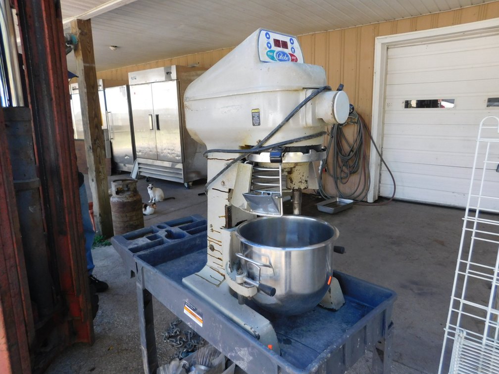 GLOBE 10 qt Mixer