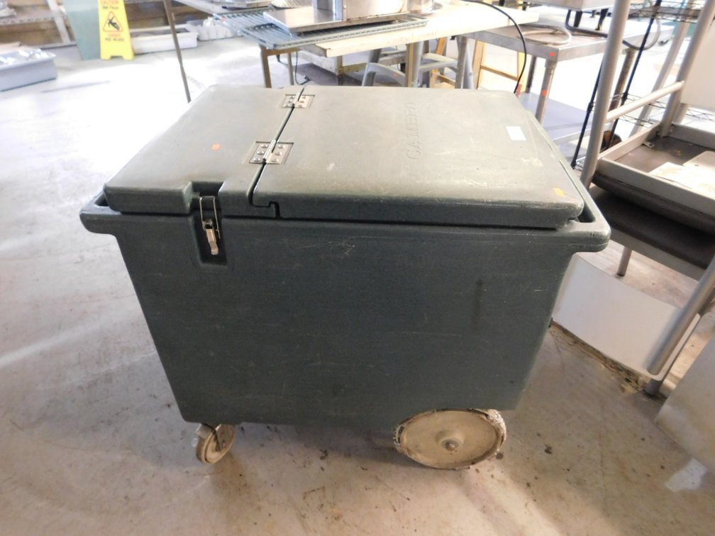 CAMBRO Portable Ice Bin