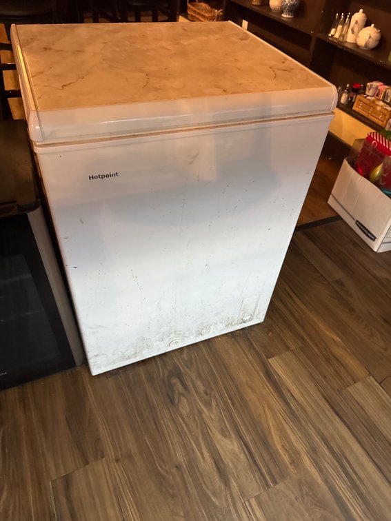 HOT POINT Deep Freezer, 24" ( Working)