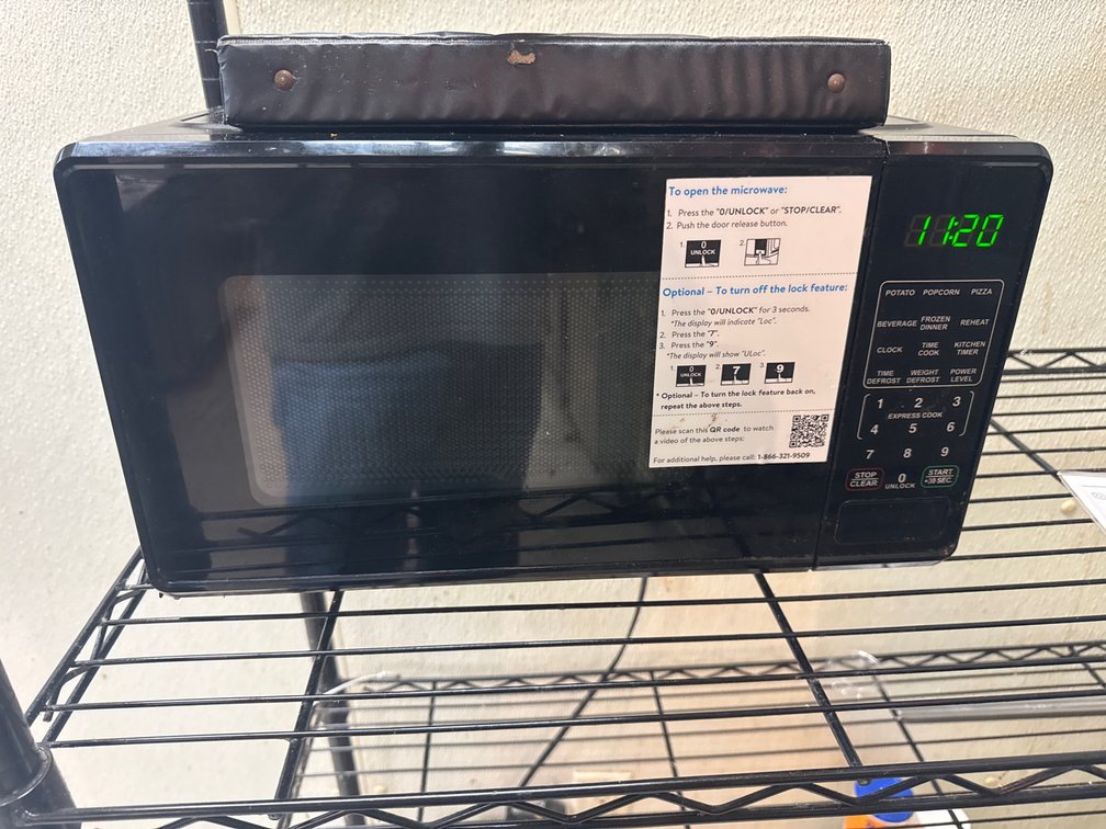 Microwave, 1100 watt  (working)