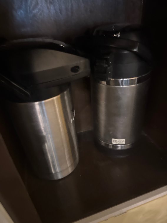 Insulated coffee storage jug