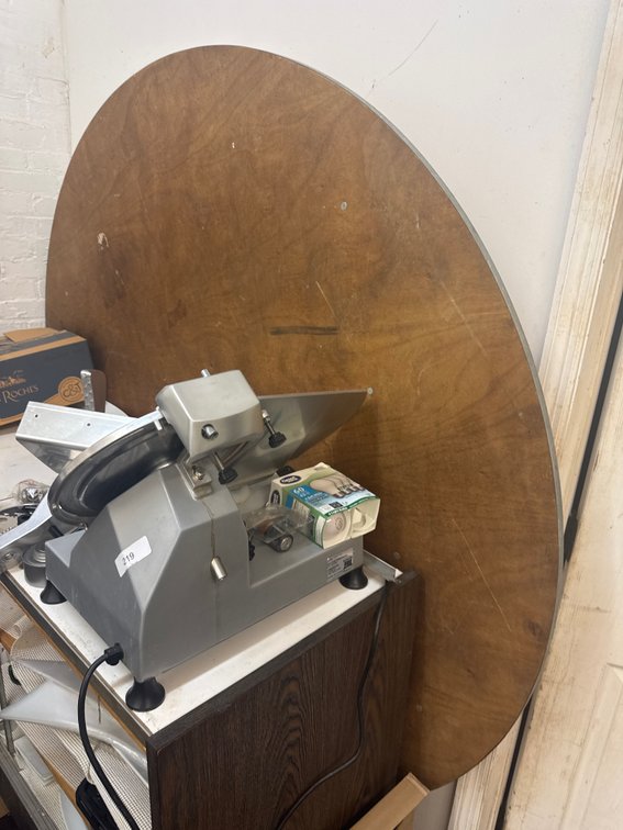 6ft Round Table