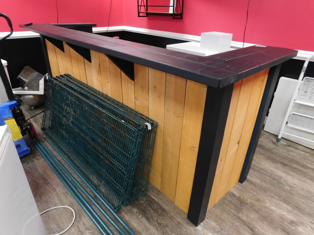 Freestanding Bar