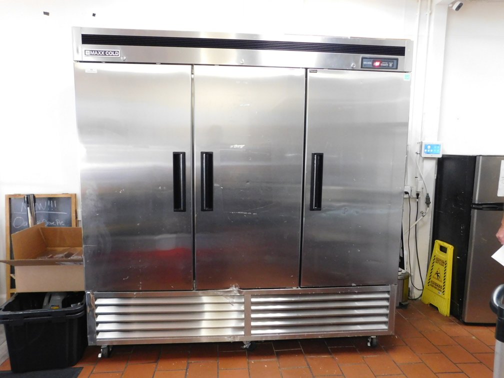 MAXX COLD 3 Door Freezer