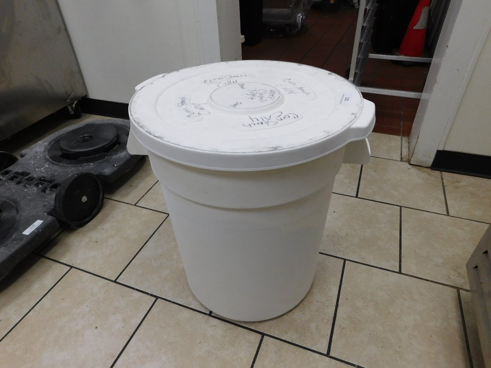 20 Gallon Ingredient Bin with Corn Starch
