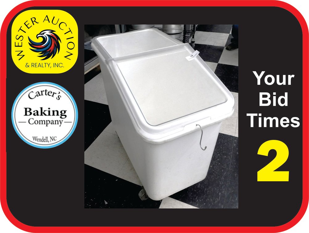 CAMBRO Ingrediant Bins with Lid