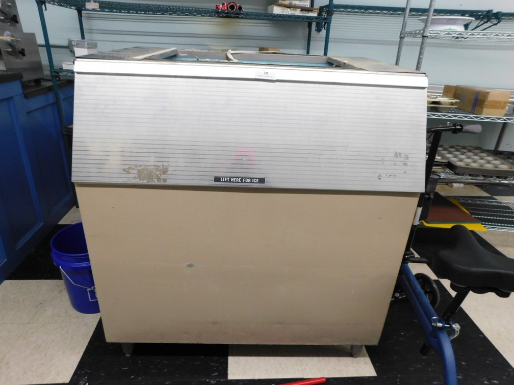 MANITOWAC 700lb Ice Bin 
