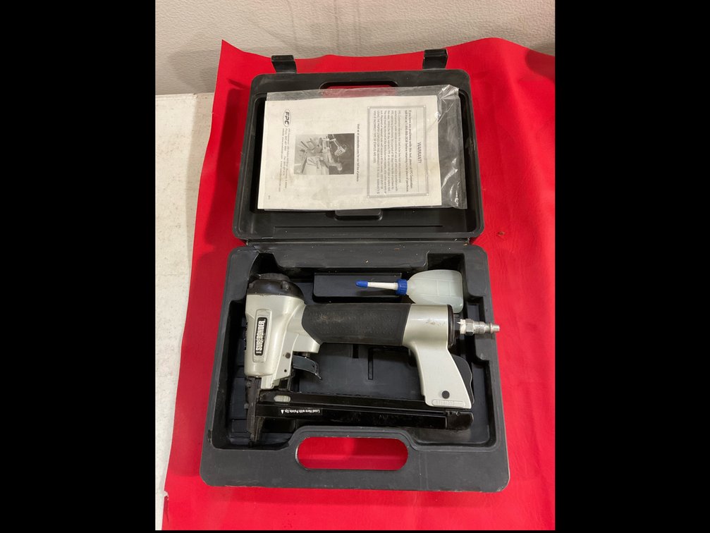 Pneumatic stapler