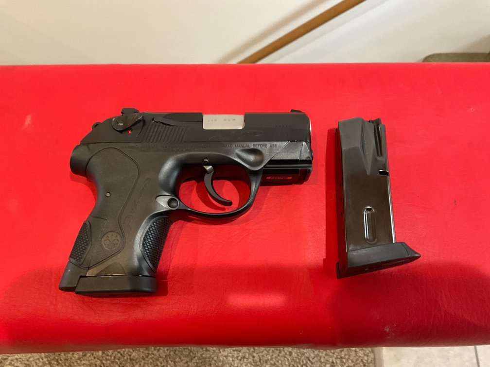 Beretta PX4 Storm 40 cal pistol
