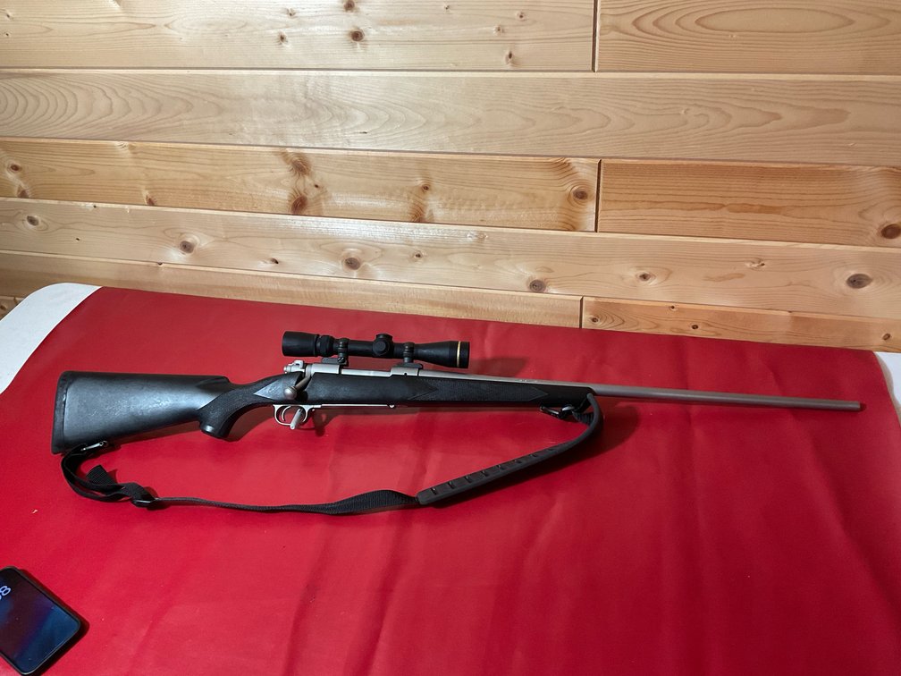 Winchester model 70 rifle with Leopold scope