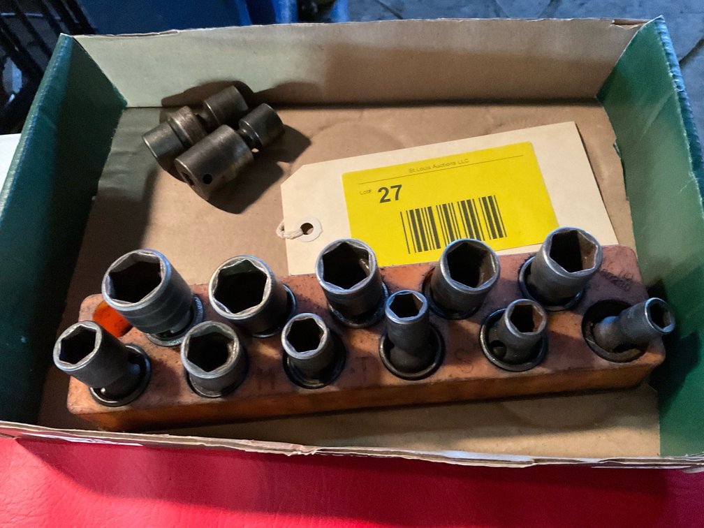 Snap-on swivel head socket set