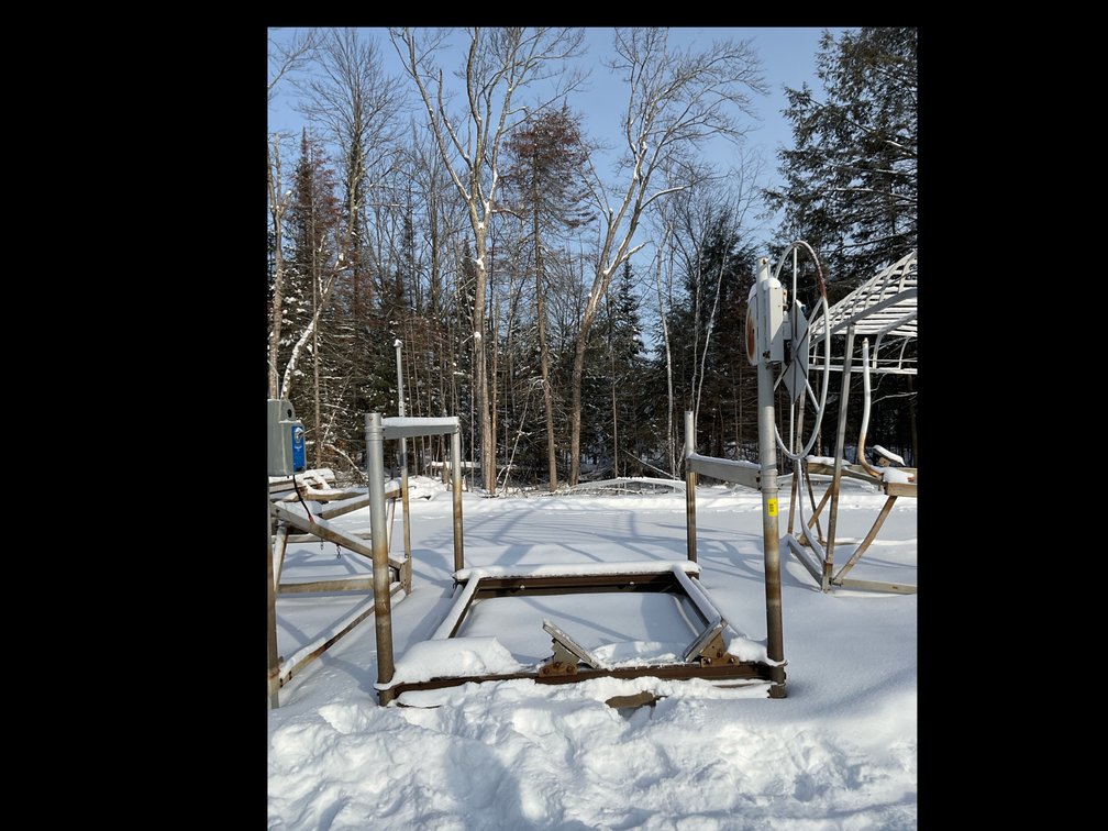 Shore Station aluminum boat lift
