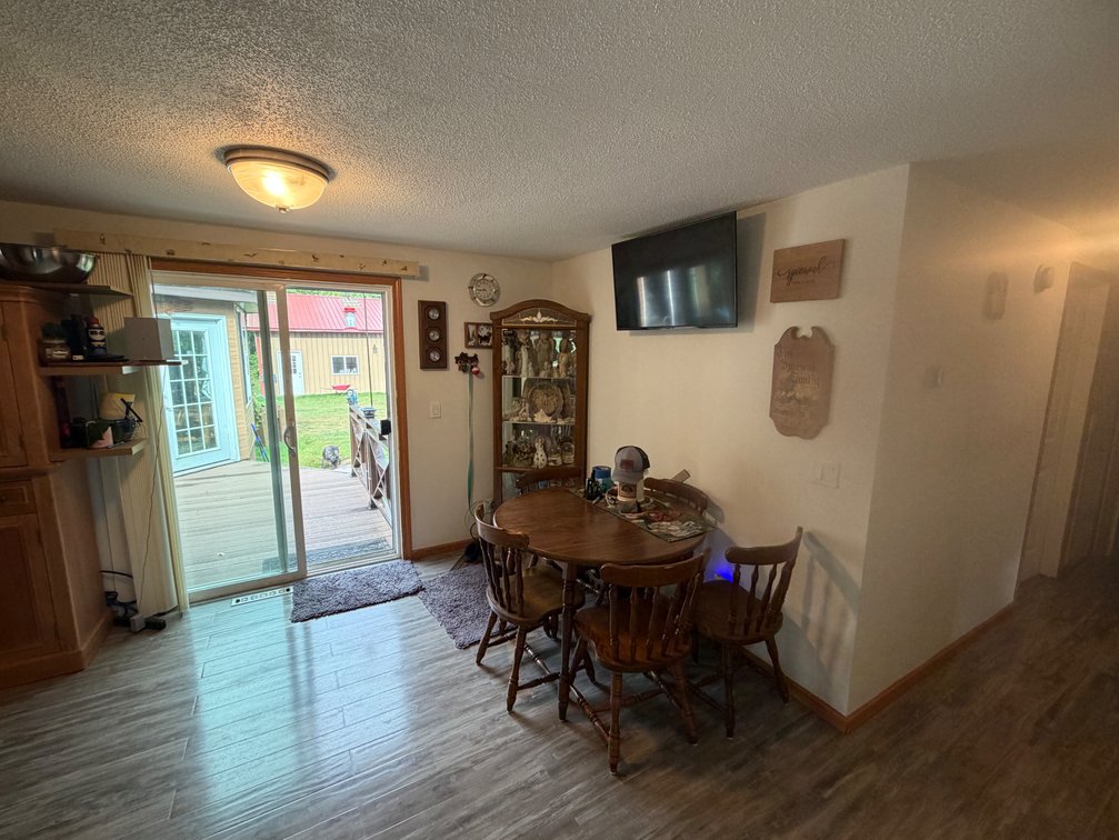 Image for Boulder Juntion Real-Estate Auction! Beautiful Home with Buildings! 1.5 Acres *** Live Auction!