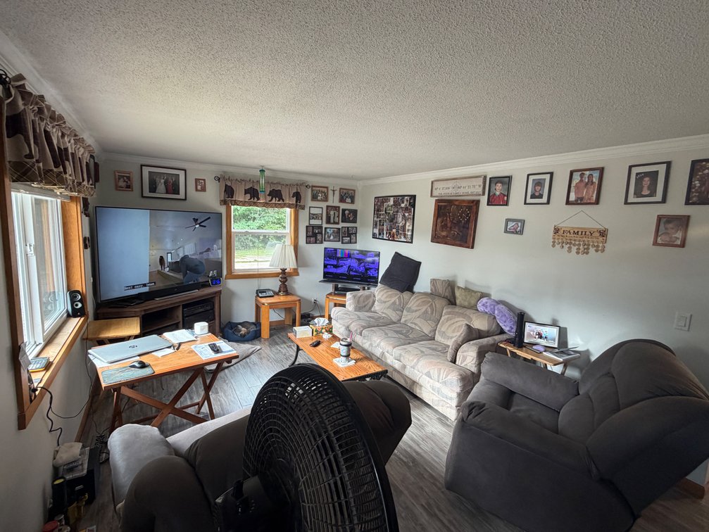 Image for Boulder Juntion Real-Estate Auction! Beautiful Home with Buildings! 1.5 Acres *** Live Auction!