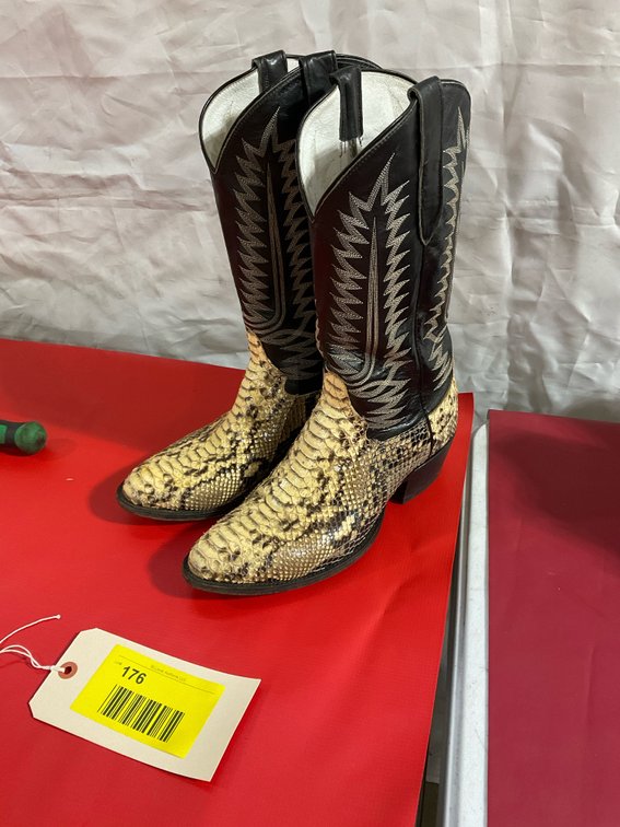 Like new snake skin cowboy boots