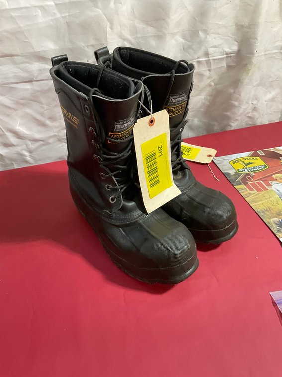 Winter boots size 10