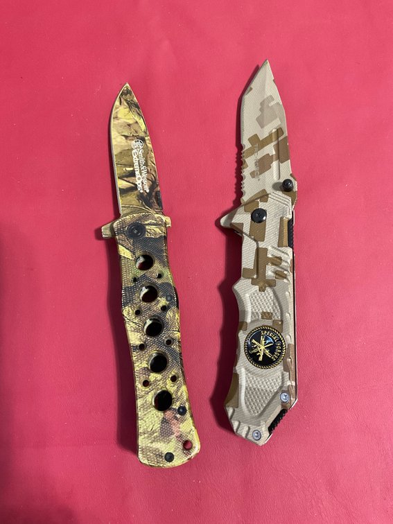 Special forces folding knives