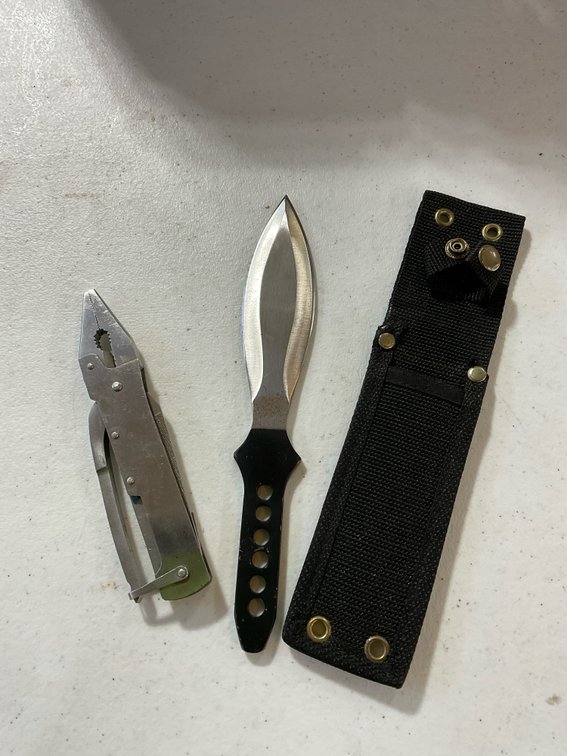 Multi-tool and knife