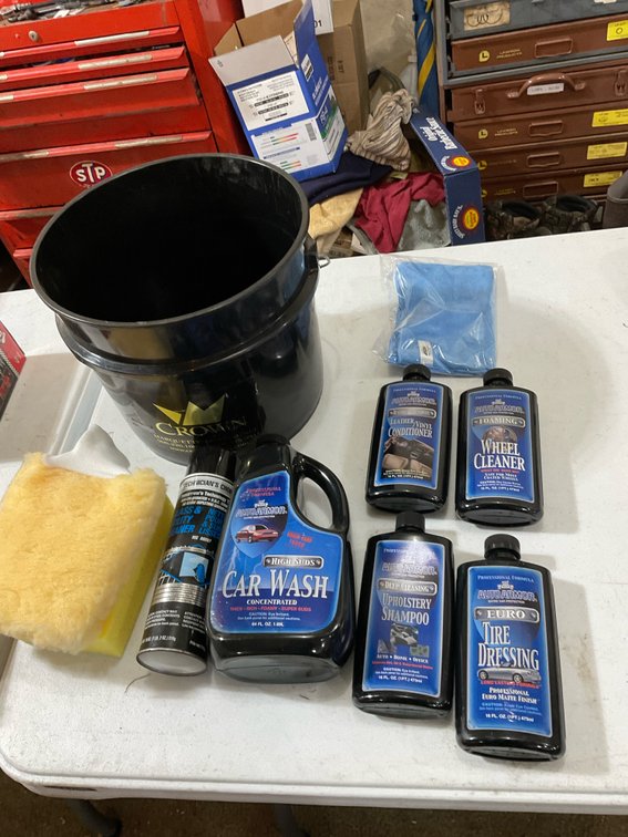 Complete car detail bucket