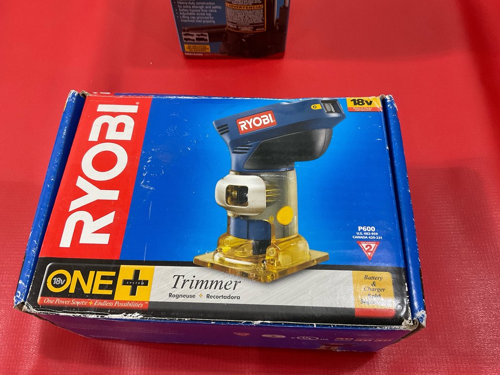 Ryobi 18 V trimmer tool