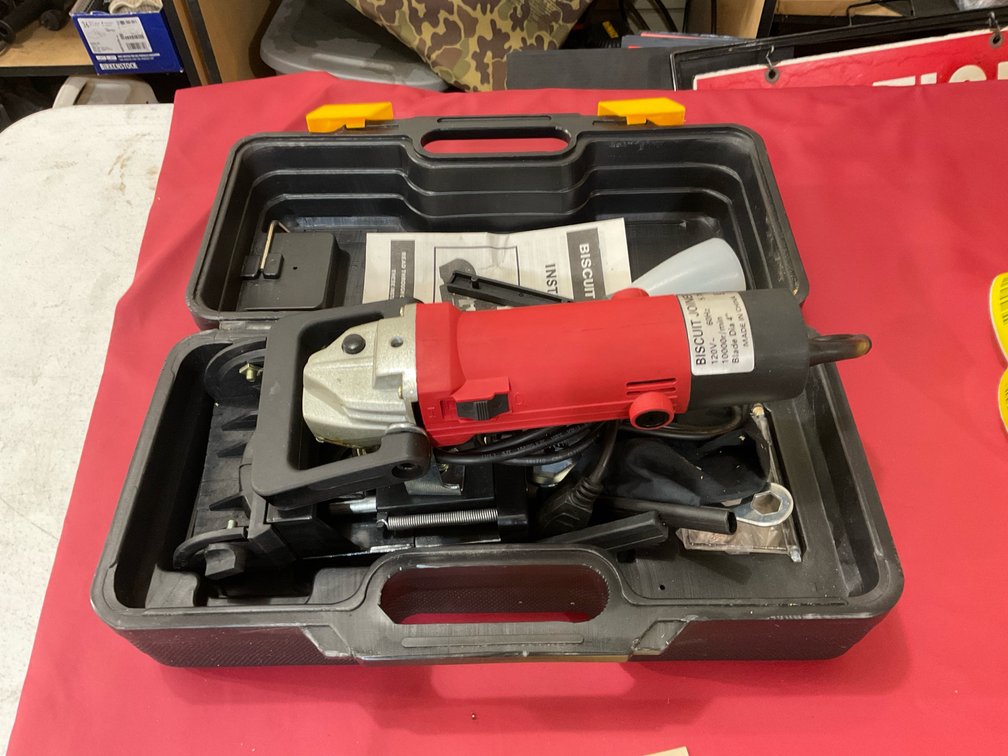 Biscuit joiner with case