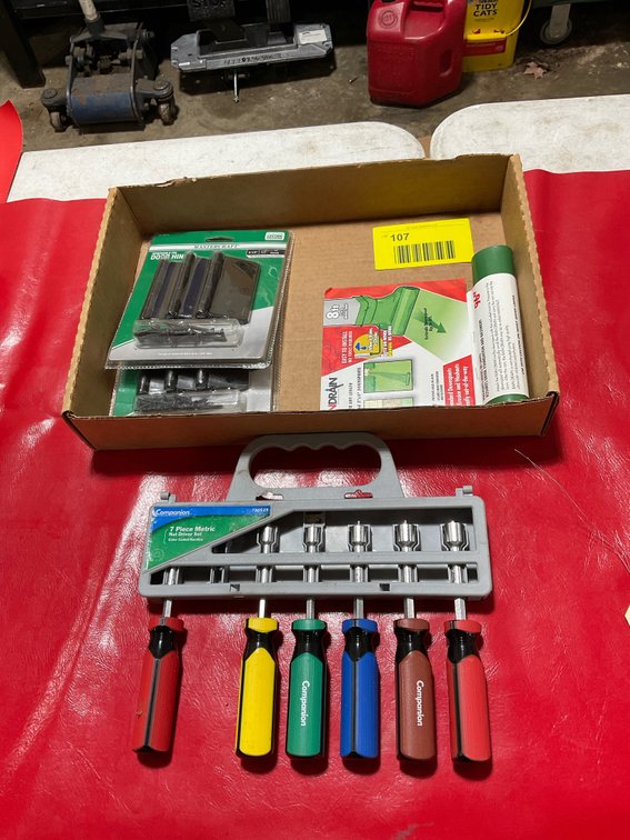 Miscellaneous hand tools/hardware